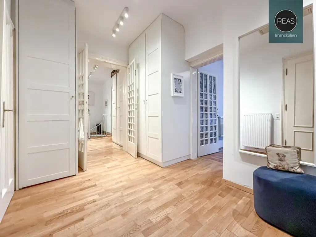 Provisionsfrei: Traumhaftes Stadthaus mit Garten in Gersthofer Bestlage!