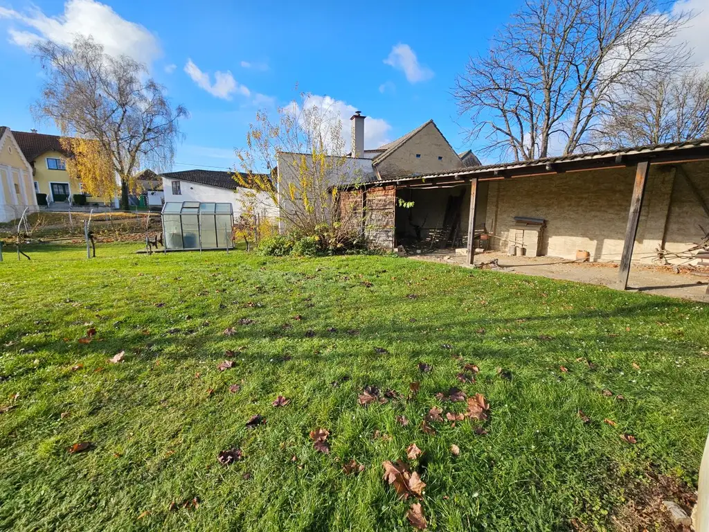 Gepflegtes Haus mit Stadel und Nebenräumen