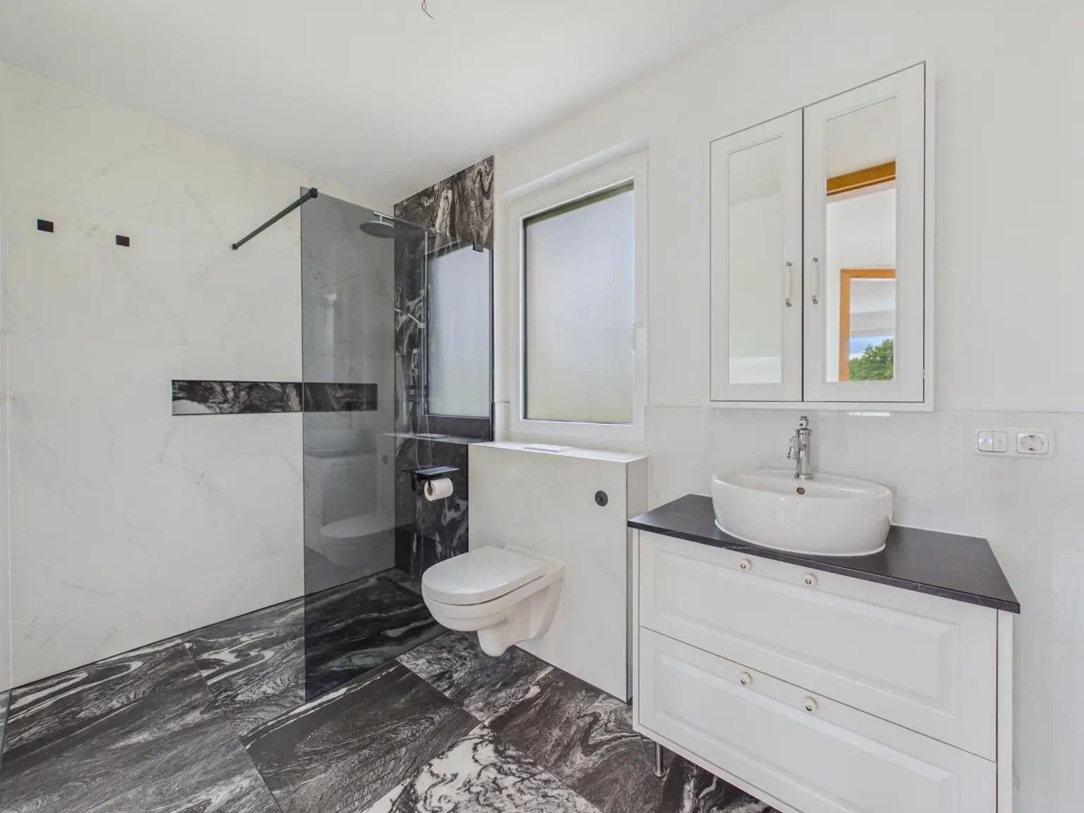 Badezimmer 1