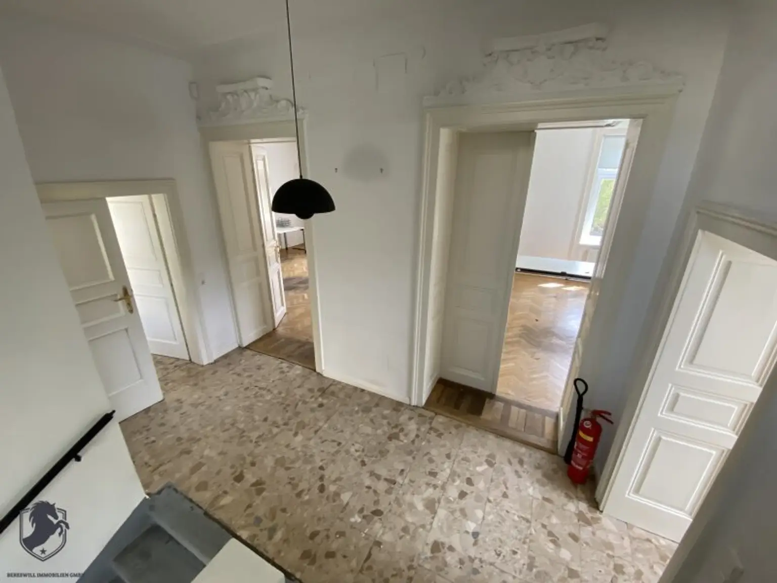 Zum Verkauf gelangt eine außergewöhnliche Villa in absoluter Bestlage von Hietzing