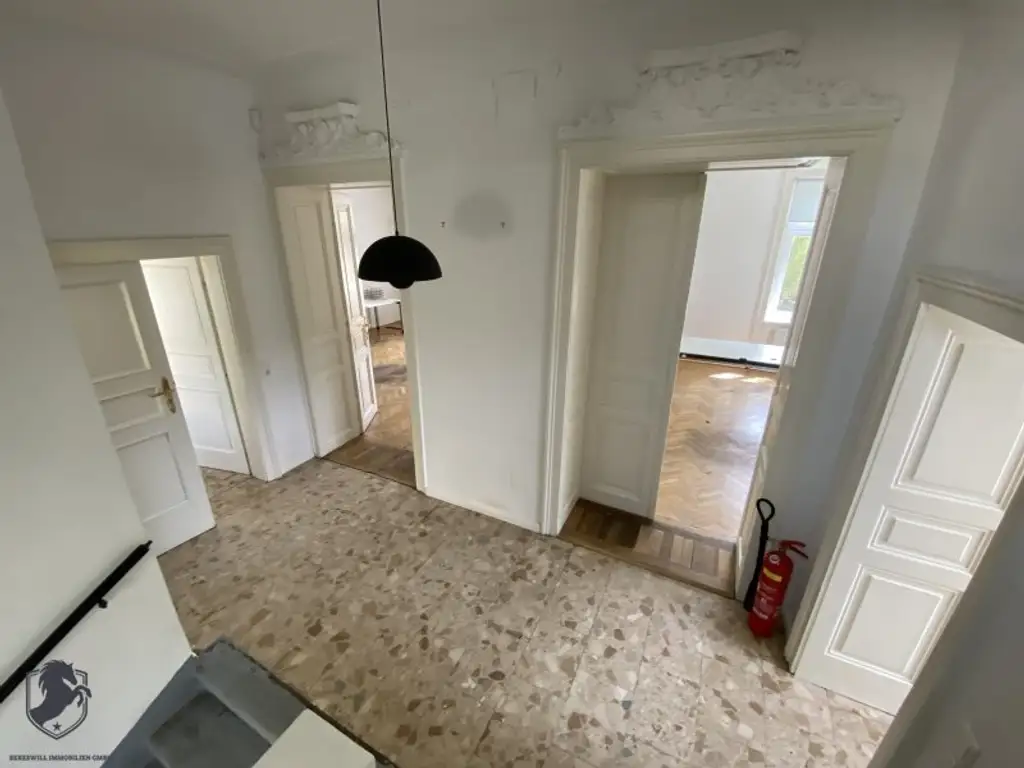 Zum Verkauf gelangt eine außergewöhnliche Villa in absoluter Bestlage von Hietzing