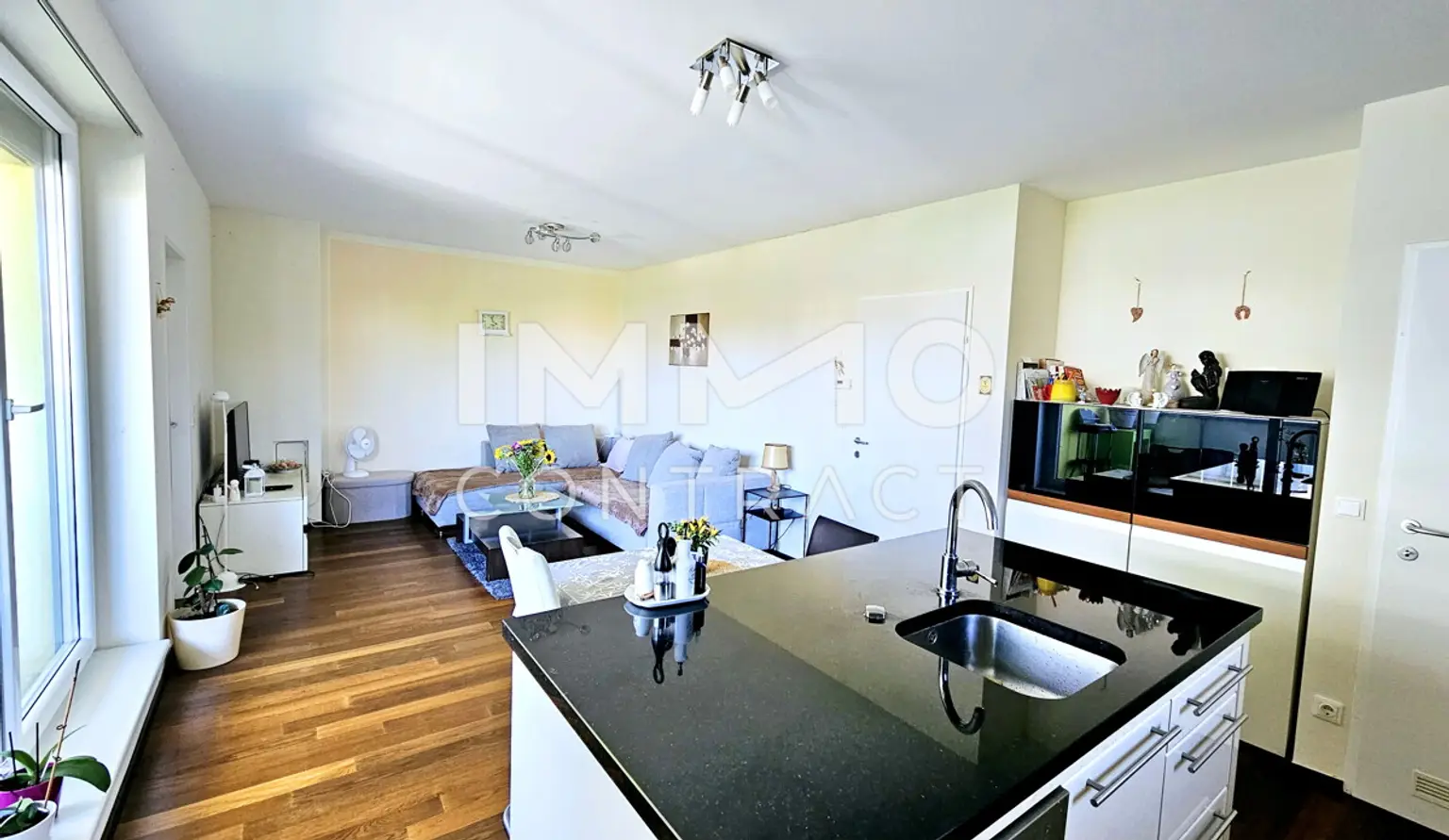 Jeden Tag Urlaubsfeeling: Exklusive 2-Zimmer-Wohnung mit großem Balkon & Seeblick