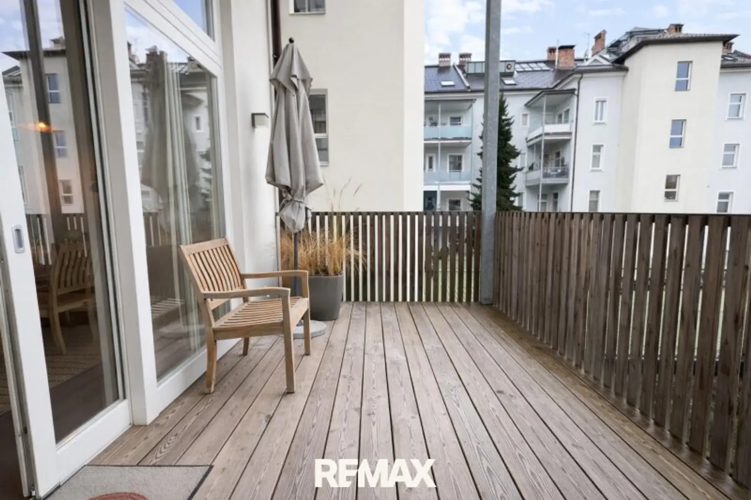 Terrasse groß