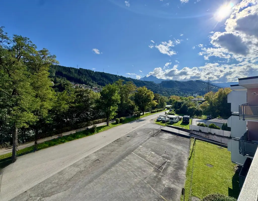 97 m² Dachgeschosswohnung mit Balkon & Tiefgarage