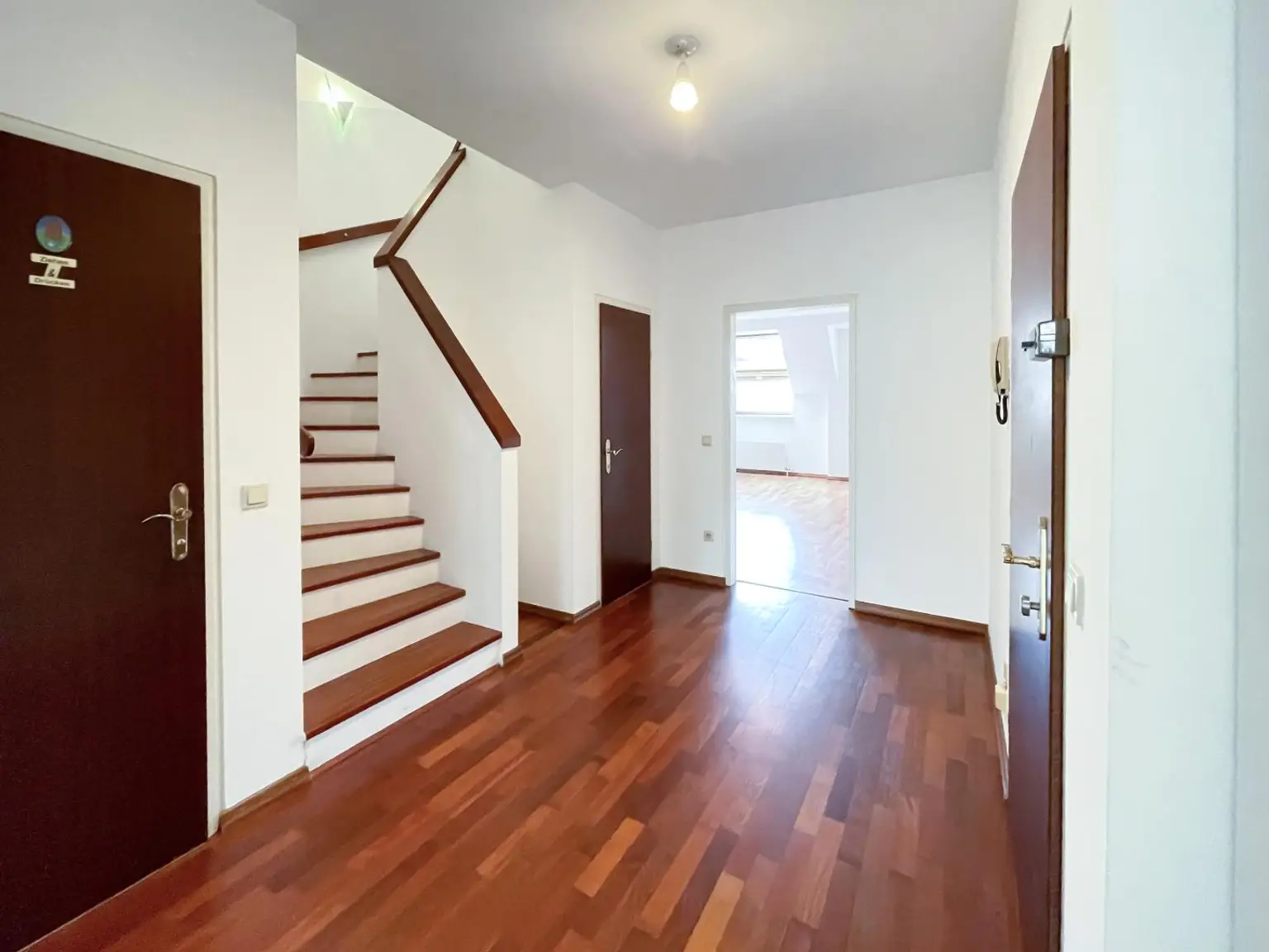 !!! Perfekt für Student(inn)en WG oder für Familien! DG-Maisonette zu mieten!