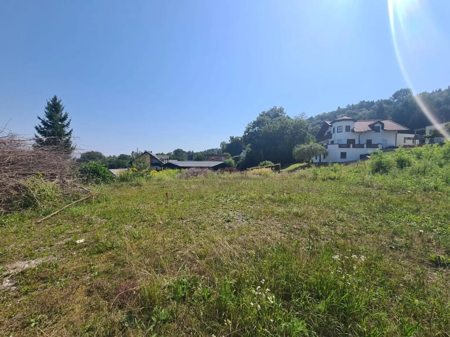 Grundstück mit unverbaubaren Blick auf den Wörthersee