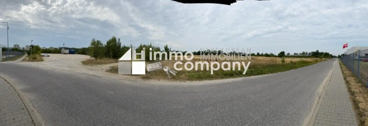 Großzügiger Betriebsbaugrund in Hlohovec/Slowakei: 31.000 m² für Gewerbe.