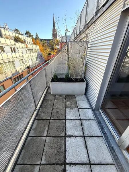 Erfüllen Sie sich ihren DG-Traum - 1 Gartenterrasse mit ca. 100 m² + 5 zusätzliche Terrassen mit gesamt ca. 50 m² + 1 Garagenplatz im Eigentum