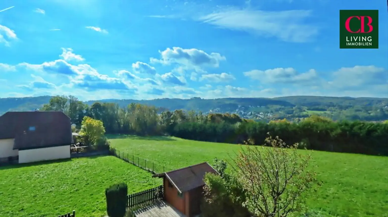 Großzügiges Einfamilienhaus in herrlicher Grünruhelage mit Fernblick