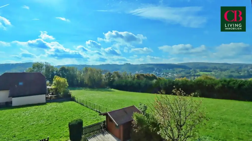 Großzügiges Einfamilienhaus in herrlicher Grünruhelage mit Fernblick