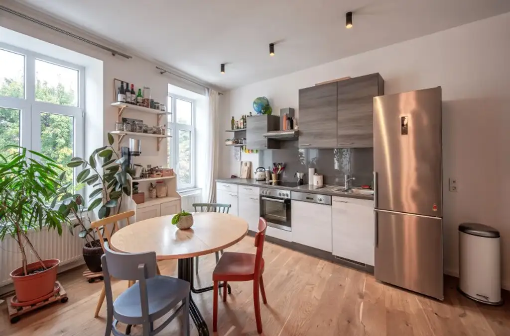 ++NEU++ Premium 2-Zimmer ALTBAUWohnung in fantastischer Lage mit Balkon!