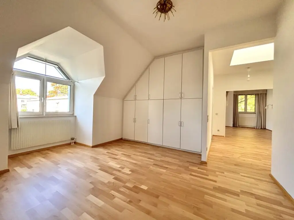 Nähe Sonnbergmarkt/Obkirchergasse | Balkon mit Fernblick ins Sieveringer-Viertel | inkl. Tiefgaragenstellplatz