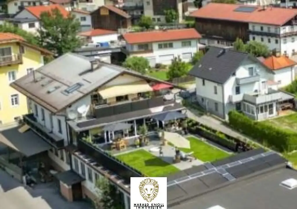 Wohn- und Betriebsgebäude in Natters