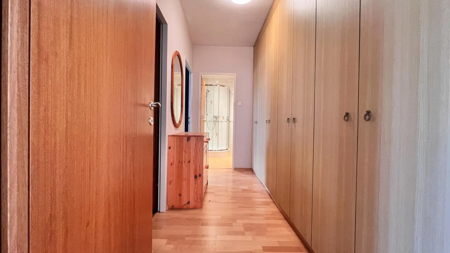 Eigentumswohnung mit Loggia – zentrale Lage in Fischamend