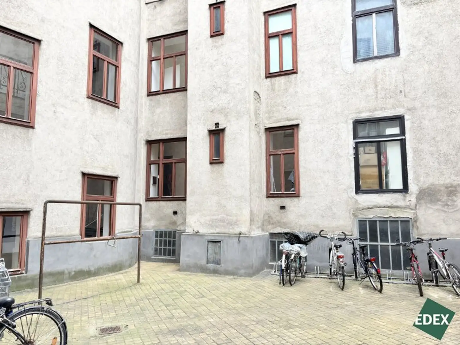 Sanierungsobjekt: 2 Zimmer Wohnung beim Erich-Auer-Park, 1140 Wien