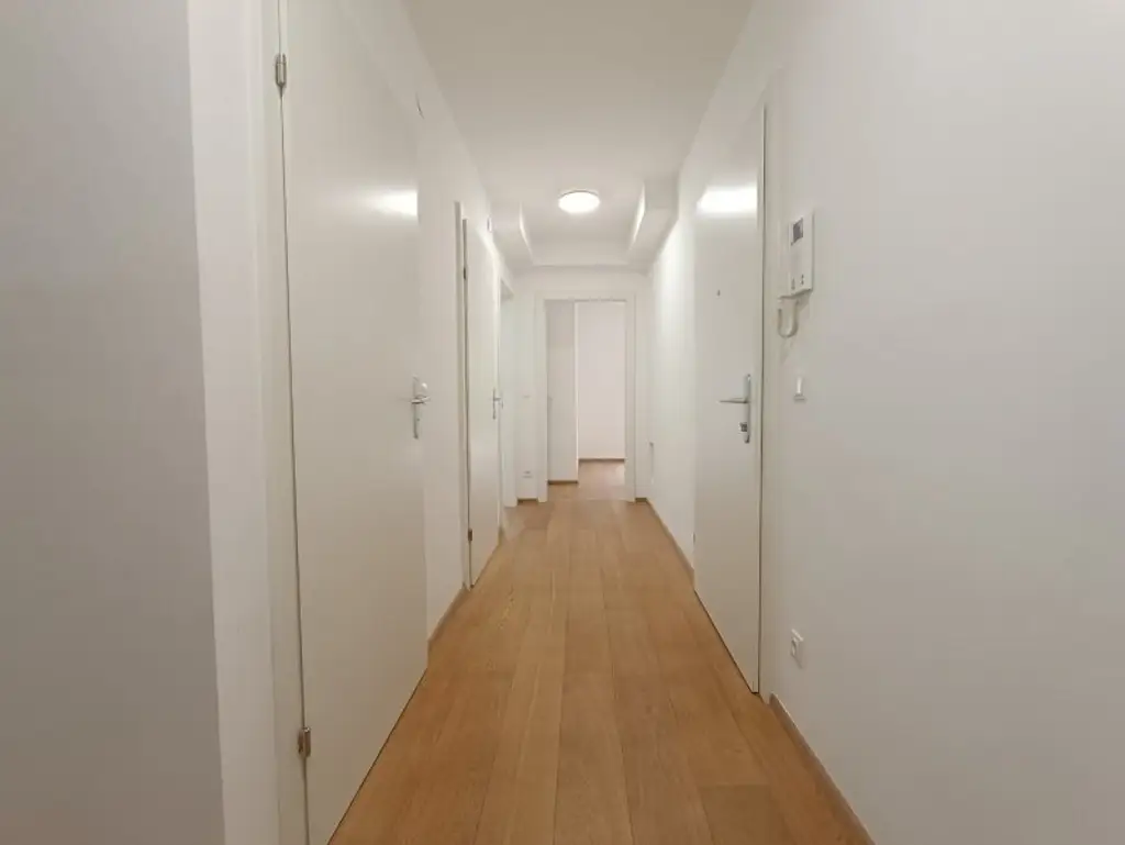 Wohn(t)raum im Grünen! Großzügige Neubau-Wohnung mit Garten inkl. PKW-Stellplatz im 19. Bezirk! Wohnküche! 2 Zimmer! Terrasse! Fußbodenheizung!