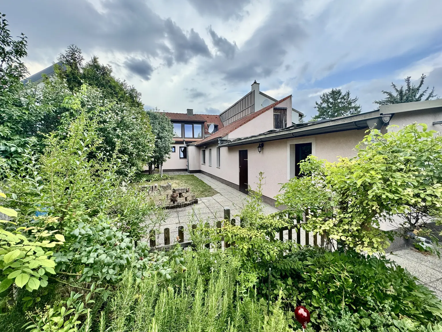 EINMALIGE GELEGENHEIT !!! HAUS MIT ZWEI WOHNEINHEITEN ZUM SUPERPREIS
