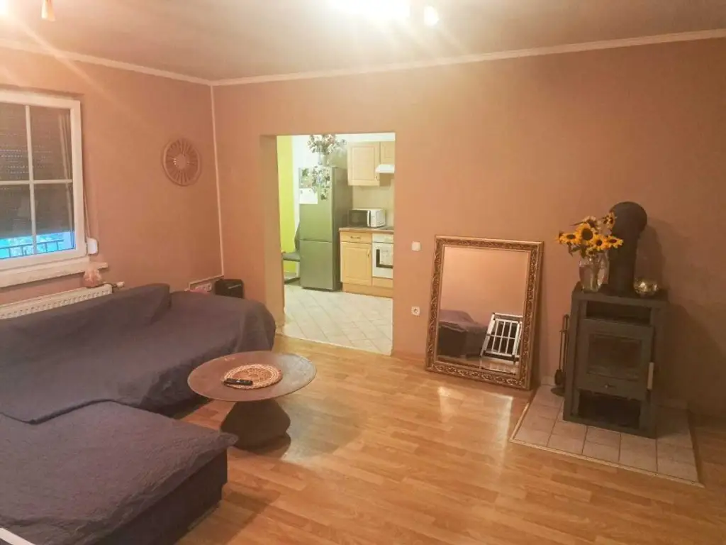 Wohnen auf einer Ebene: Gepflegtes Haus mit Garten und Doppelgarage in Unterwart