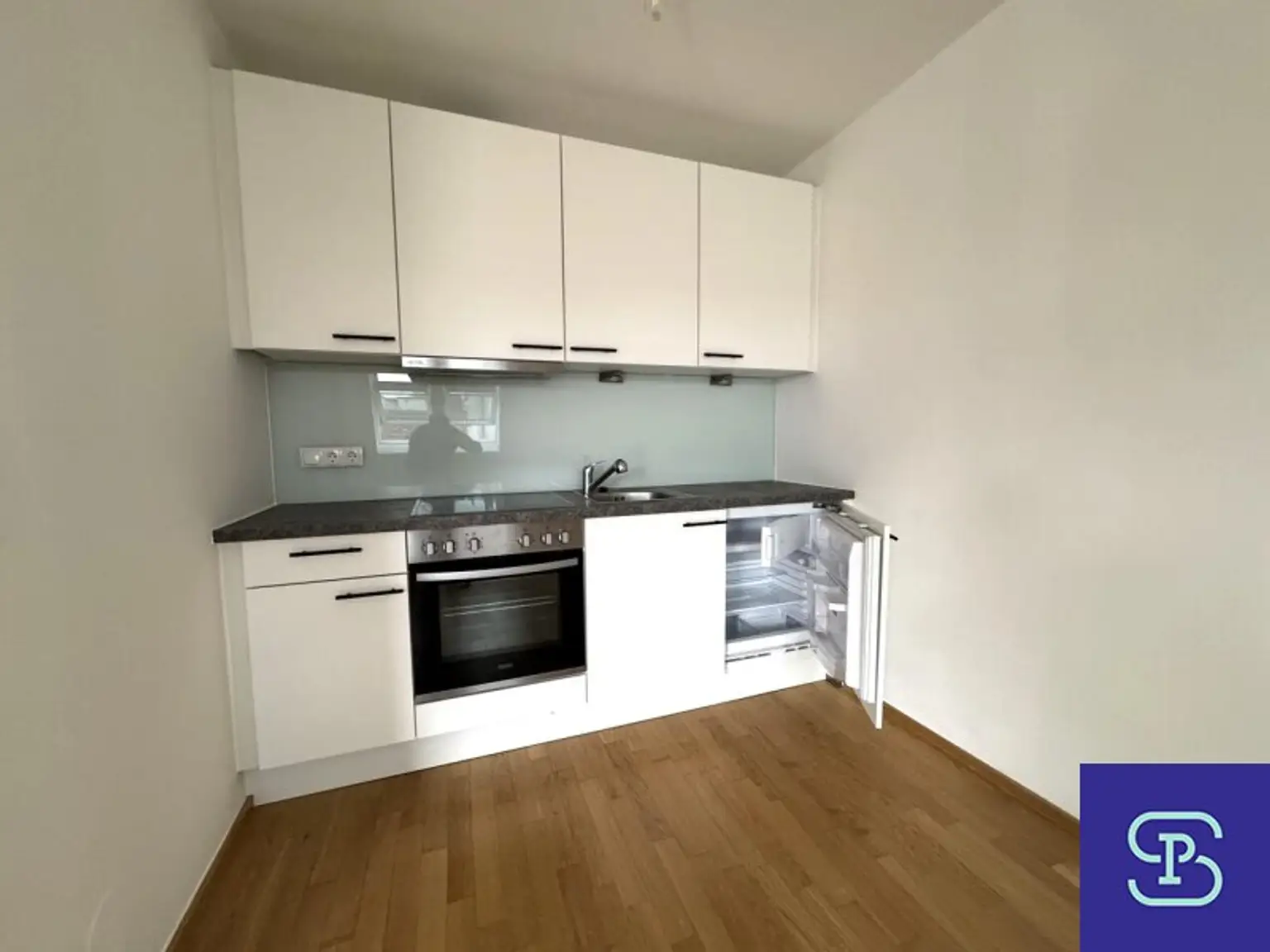 Provisionsfrei: Klimatisierte 35m² DG-Wohnung + 9m² Terrasse mit Einbauküche - 1100 Wien