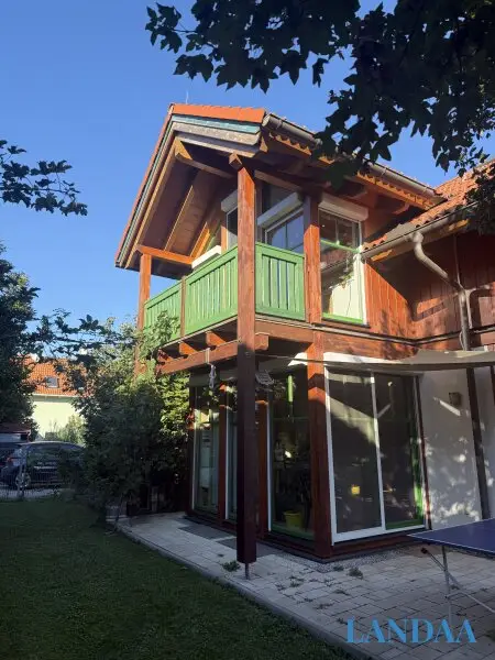 Grünes Glück – Modernes Wohnen im Holzdesign