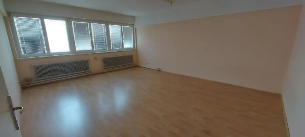 Flexible Gewerbeeinheit in zentraler Lage