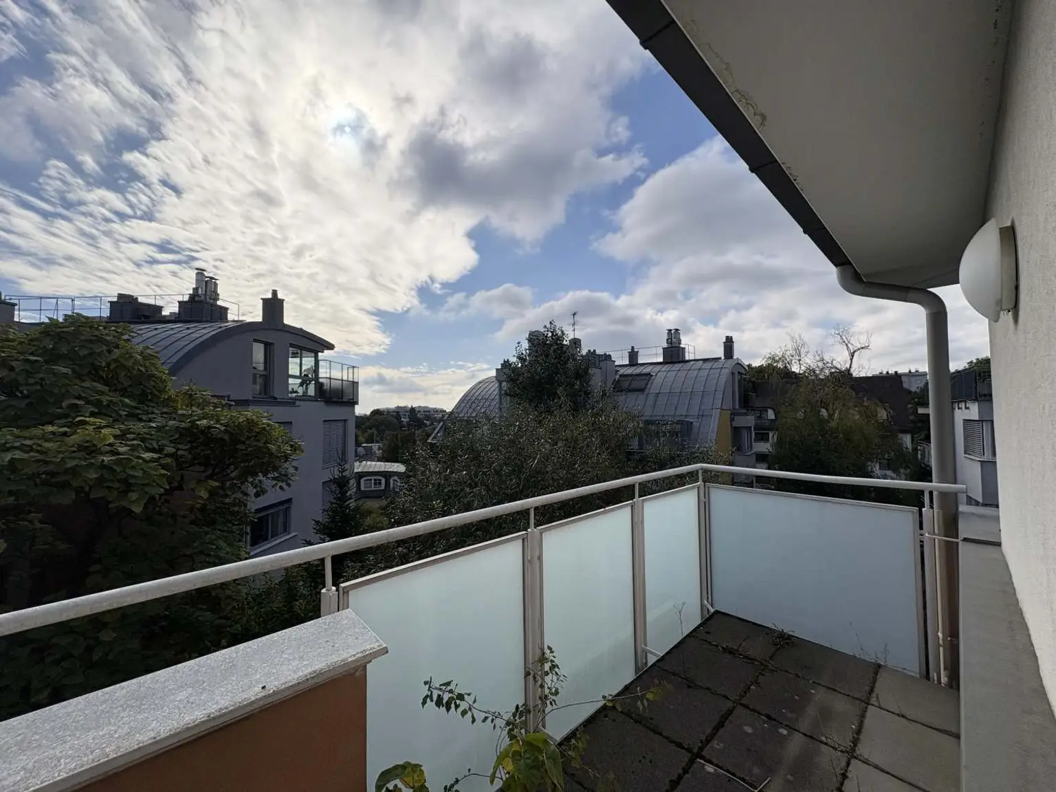 Blick is Grüne - 
Ruhige 3 Zimmer Wohnung mit Balkon