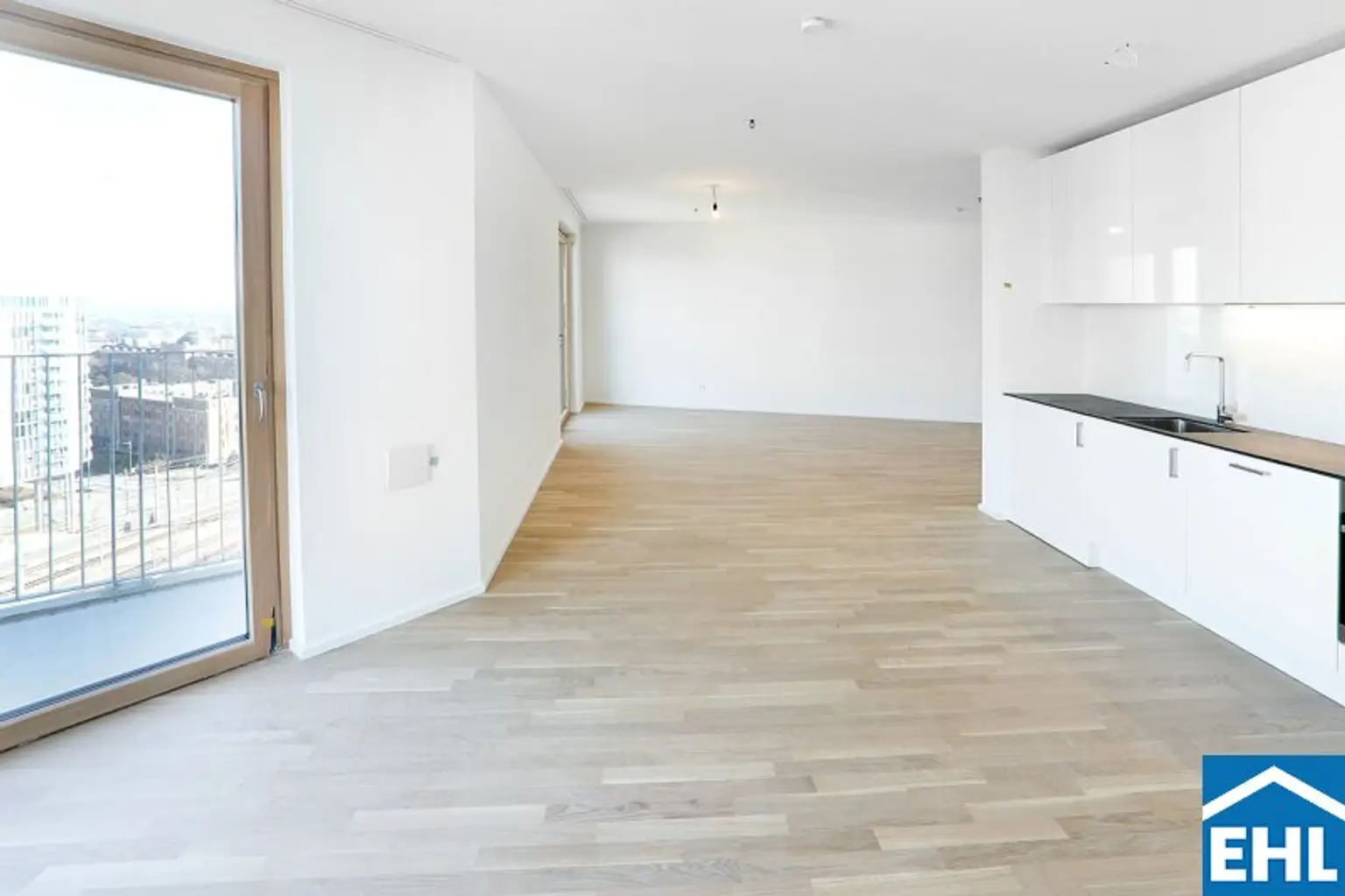 Sonnwendviertel: 1-Zimmer-Wohnung mit Balkon im 18. OG – Fitnessraum, Co-Working & Rooftop-Terrasse inklusive!