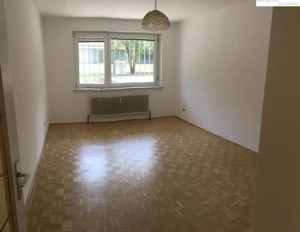 Zentral gelegene 2,5-Zimmer-Wohnung - Nähe Klinikum und Stadtzentrum - WG-tauglich!