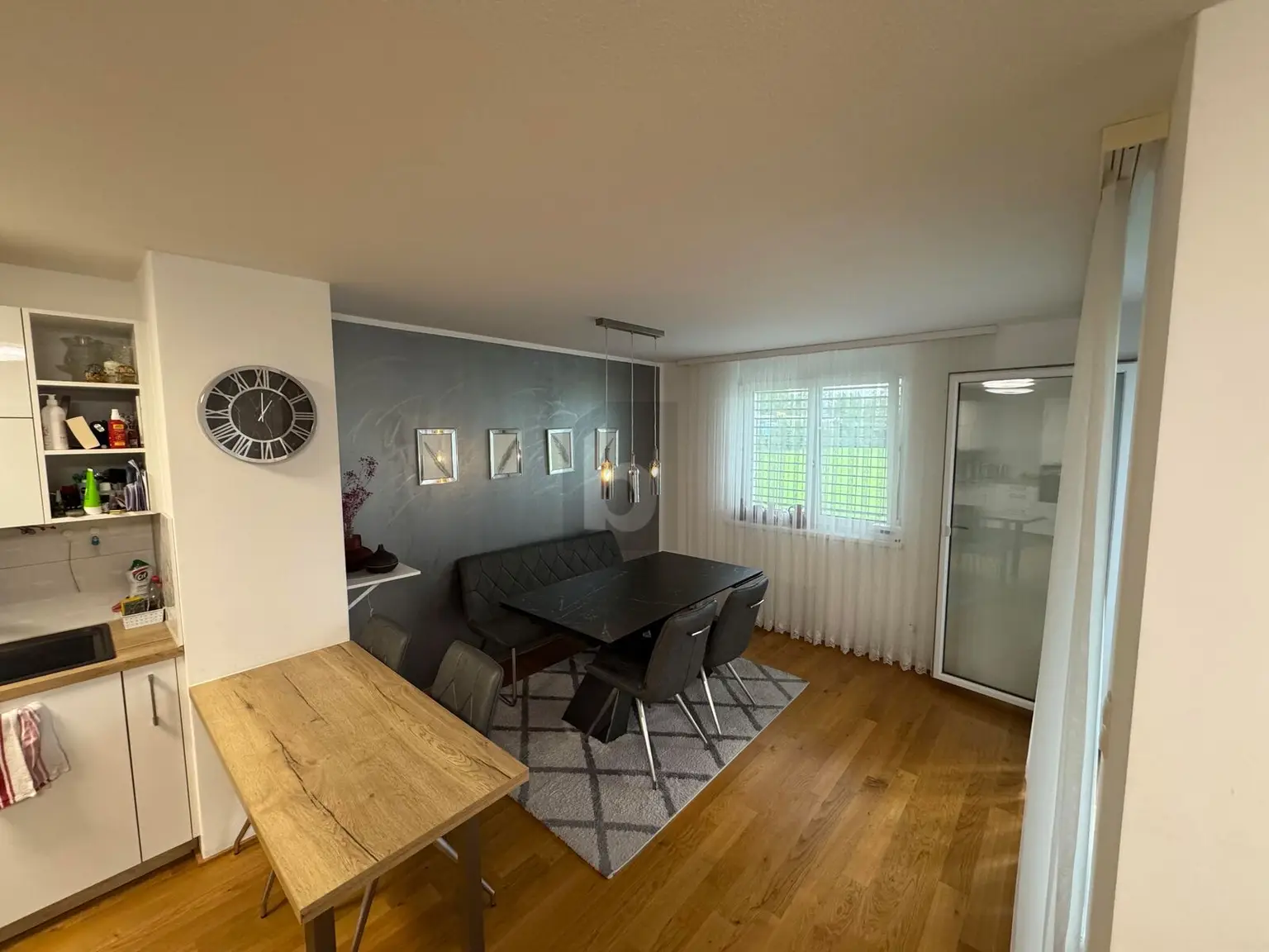 Preisreduktion! GERÄUMIG IN TOP LAGE MIT BALKON