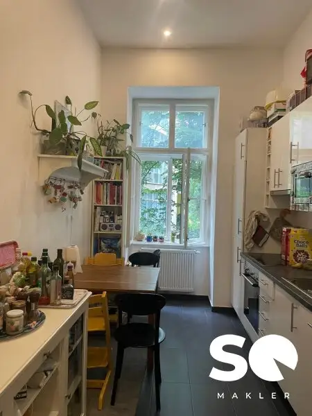 #SQ - ALTBAUCHARME IN TOPLAGE - 5-ZIMMER MIT BALKON NÄHE RATHAUS!