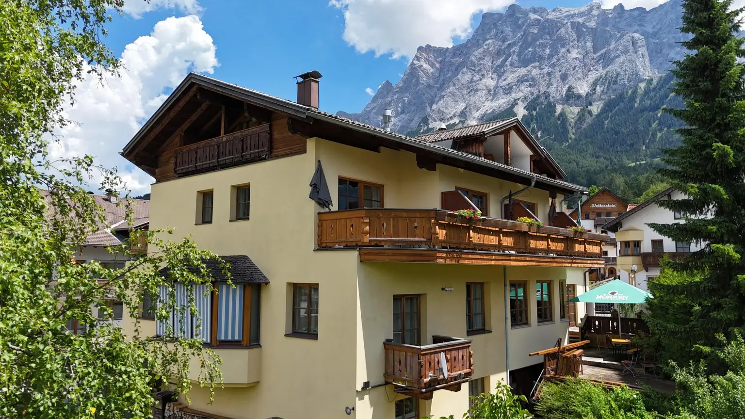 Toplage und Tradition: Charmantes, voll ausgestattetes Hoteljuwel unter der Zugspitze - Ehrwald!