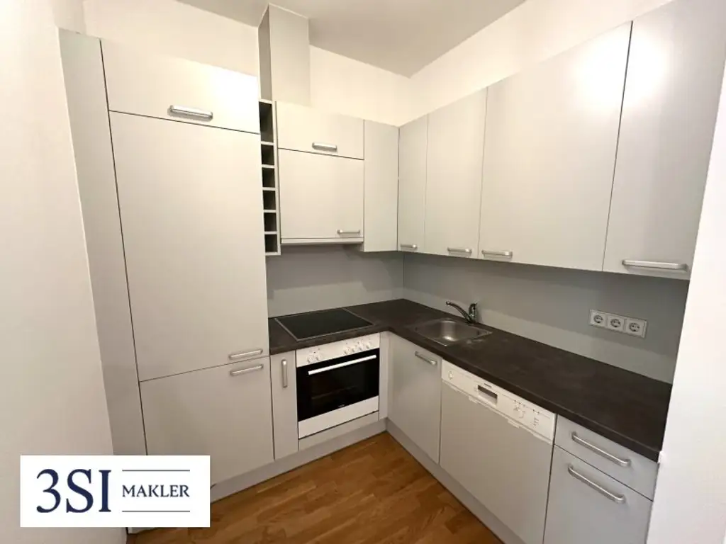 Potentieller Balkon in den begrünten Innenhof - Ruhige 3-Zimmer-Altbauwohnung - in Top-Lage des 3. Bezirks