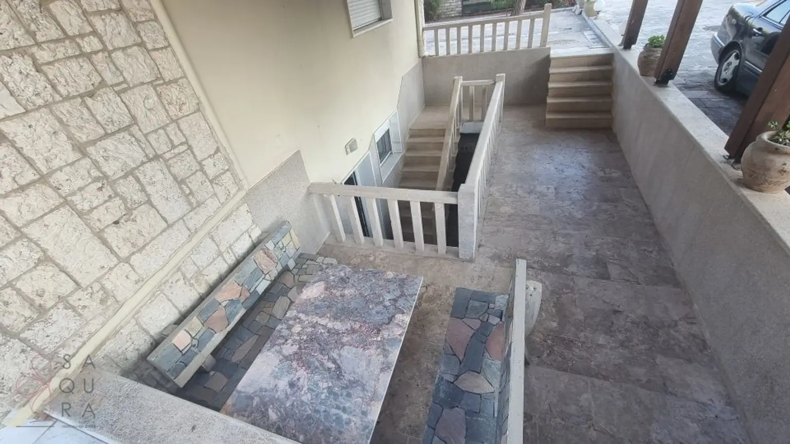 Chanioti – Strandnähe und Rendite vereint – Stilvolles Haus auf drei Etagen nur 100 Meter vom Meer