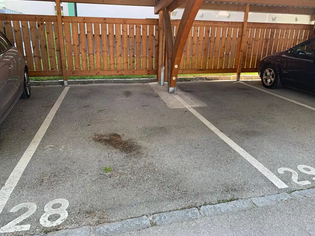 Sehr gepflegte und barrierefreie 4-Zimmer Eigentumswohnung in zentraler, ruhiger Wohnlage mit Grünblick. Empfehlenswert!