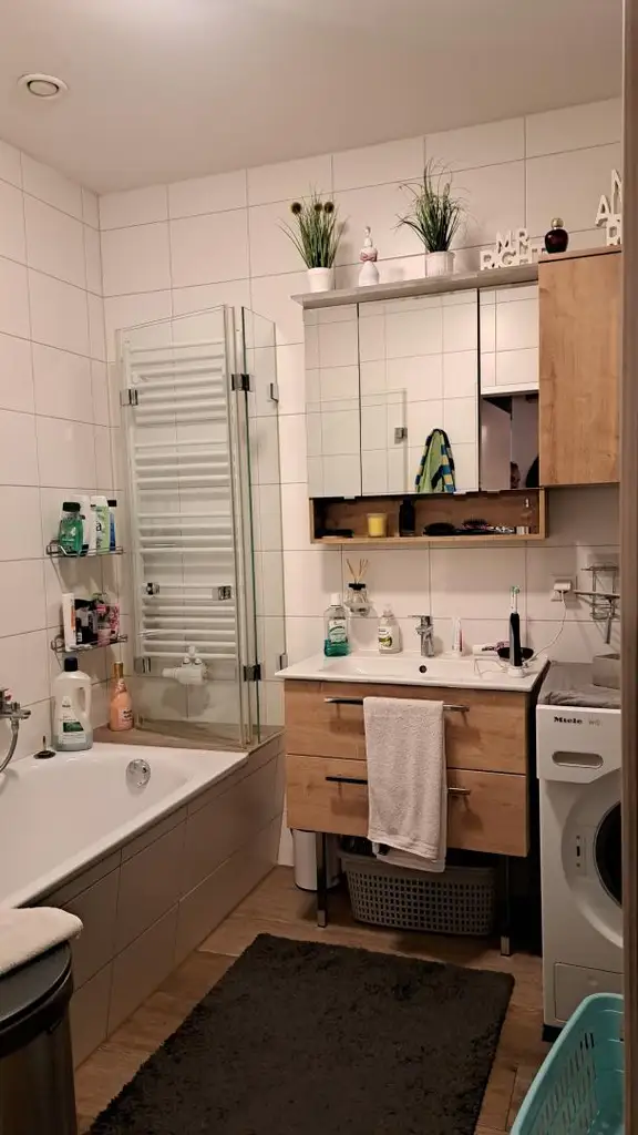 Provisionsfreie helle 3 Zimmerwohnung mit Kaufoption, inkl. kleinem Garten, Terrasse und PKW-Platz;