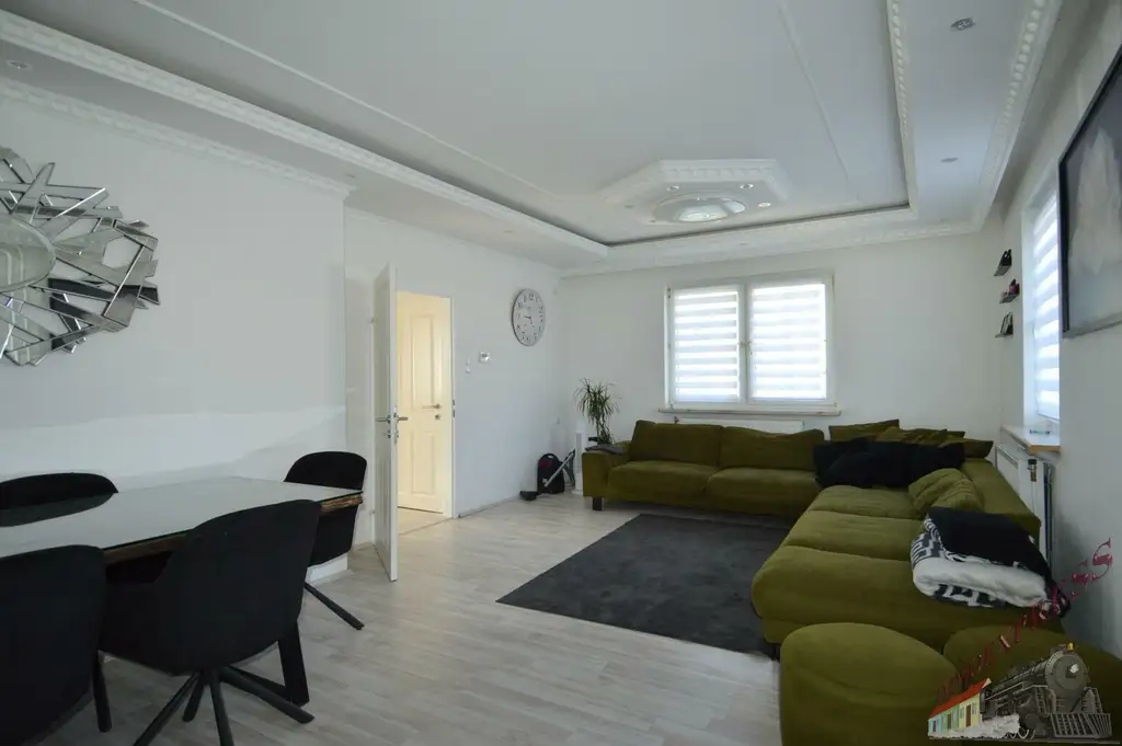 Einfamilienhaus in ruhiger Siedlungslage mit schönem Garten und Solaranlage