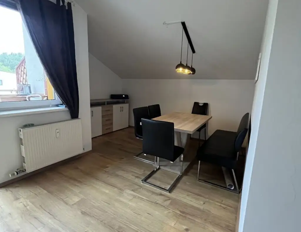 Wohlfühlgarantie inkl. - Familien-Wohn(t)raum! Naturnahe Toplage mit sonnigem Balkon in ruhiger Freistädter Stadtrandlage!