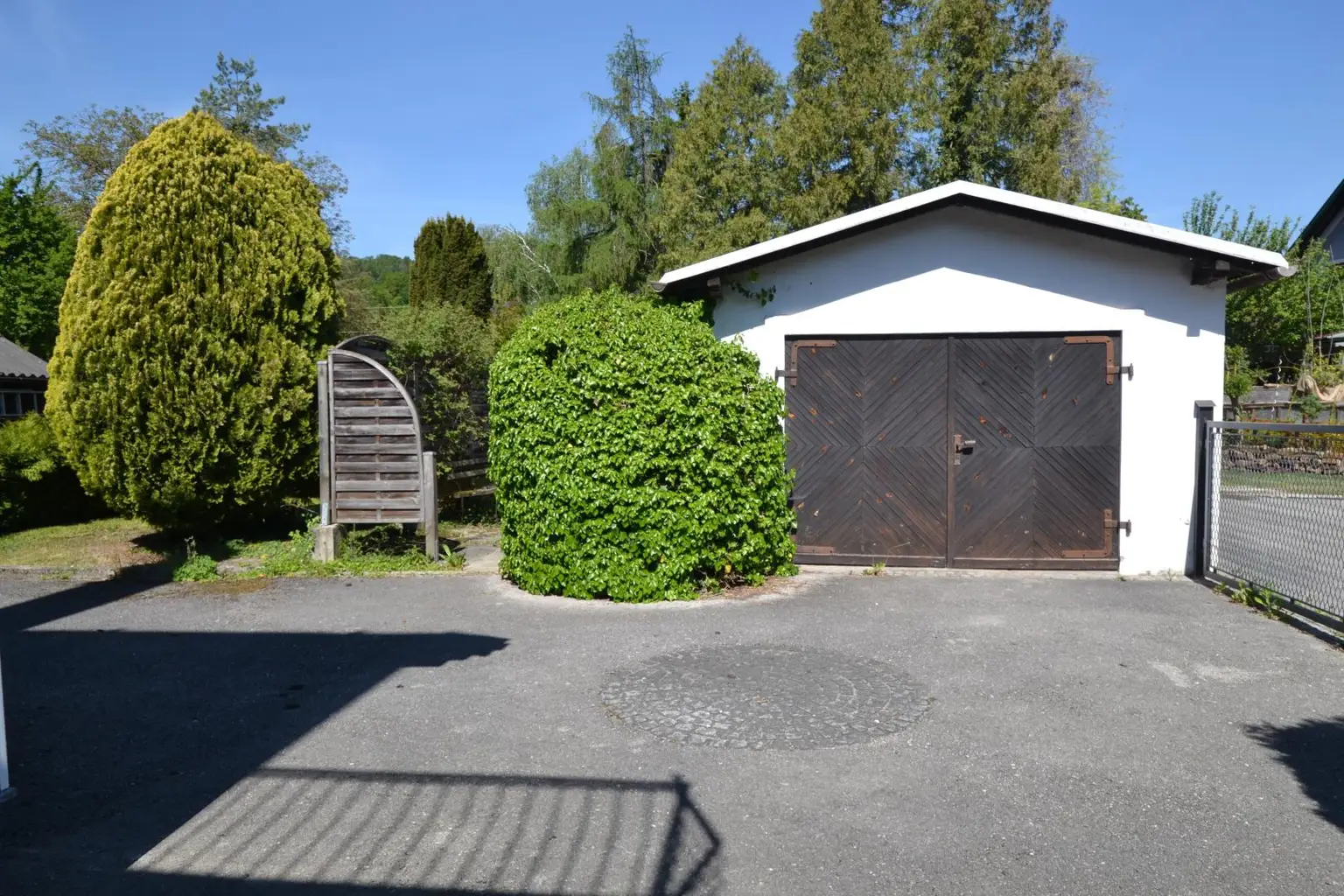 Gartenansicht - Garage