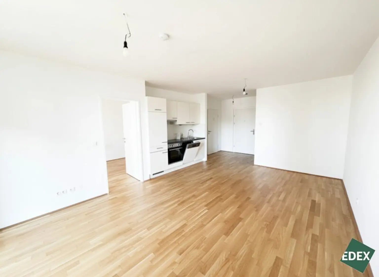 2-Zimmer-Wohnung mit Loggia und Einbauküche – perfekt für Singles & Jungpaare