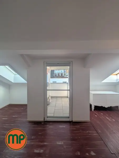 BESONDERE GELEGENHEIT: Maisonette DG-Wohnung mit Terrasse