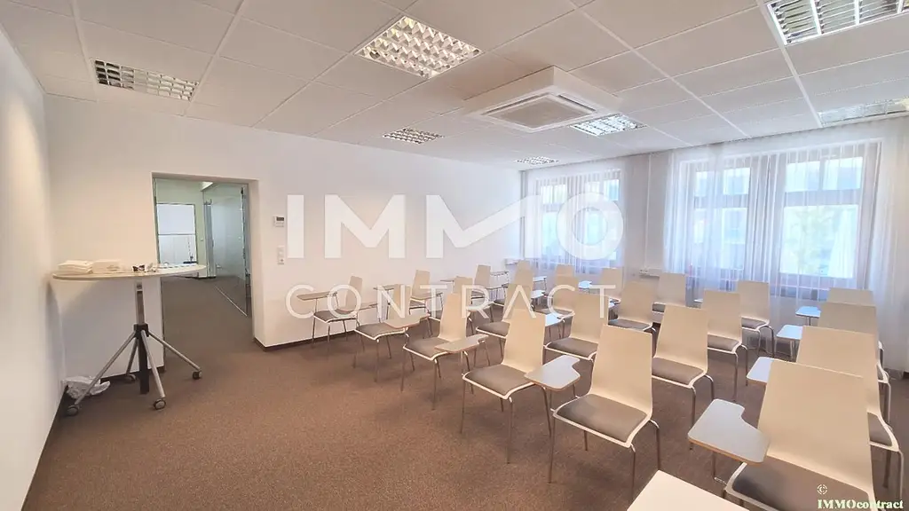 Zentrale Büroflächen am Hauptplatz von Amstetten, 1. Stock, Lift, möbliert, 178,74 m² Nutzfläche, klimatisiert