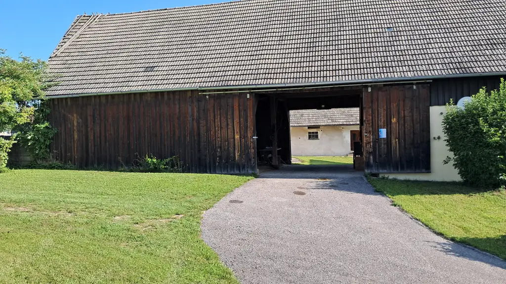 Charmantes Bauernhaus in Merzenstein/Rappottenstein – uneinsehbarer Vierkanthof bietet zahlreiche Möglichkeiten!