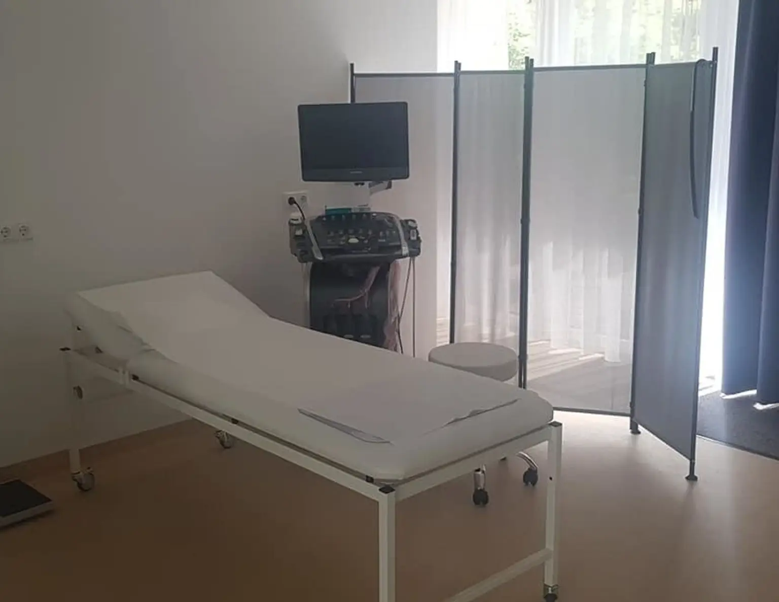 Arztpraxis, Büro, Studio, Ordination - bei den Landeskliniken ist nicht nur die Lage TOP