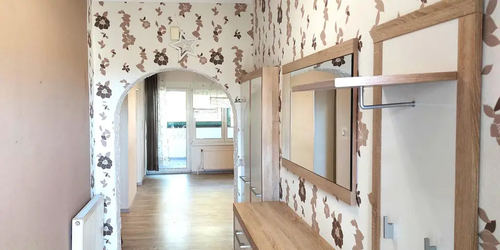 Großzügige Villa mit mehreren Wohneinheiten für viele Nutzungen