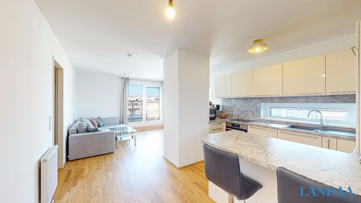 Wunderschöne 4 Zimmer Dachgeschosswohnung mit Garage