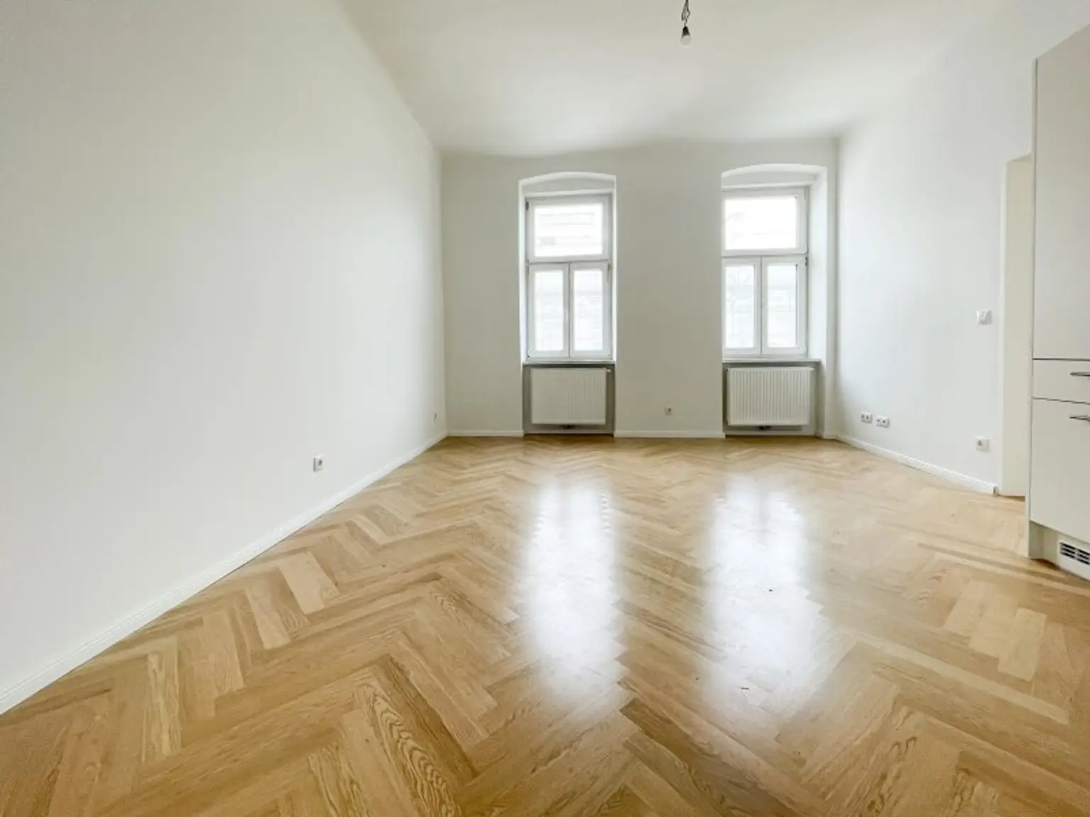 U3 "Hütteldorfer Straße": schön sanierte 2-Zimmerwohnung inkl. neuer Küche