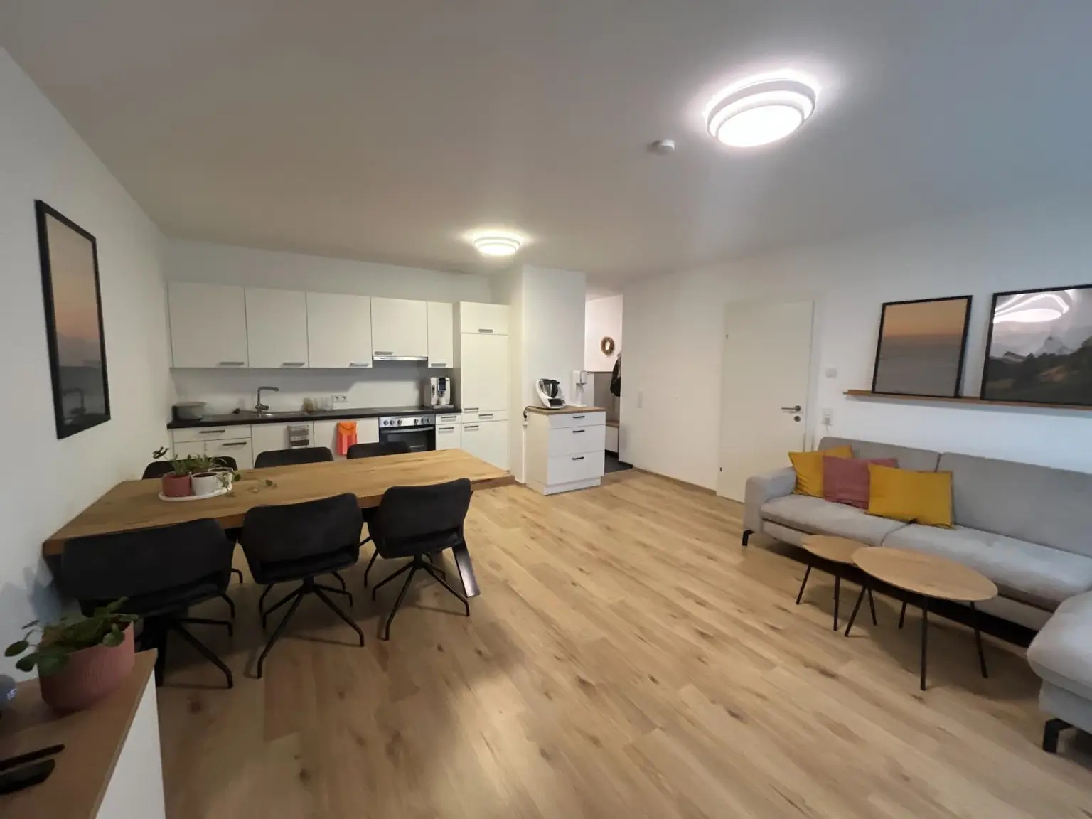 Zentrumsnahe 3-Zimmer-Wohnung mit Küche und 2 Tiefgaragenplätzen!