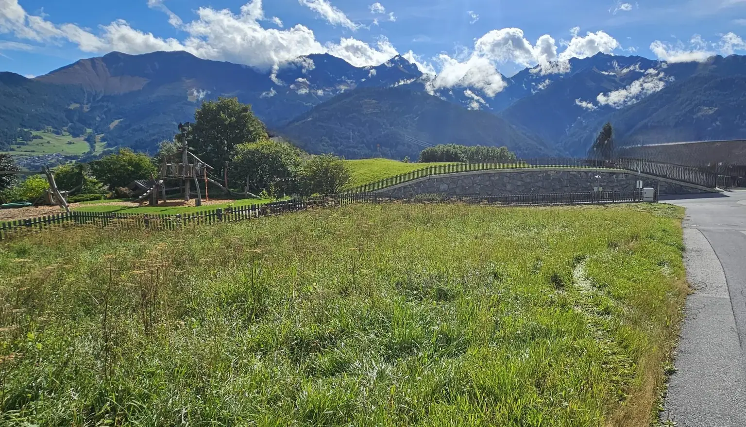 Sonniger Baugrund in Fiss mit Weitblick!
