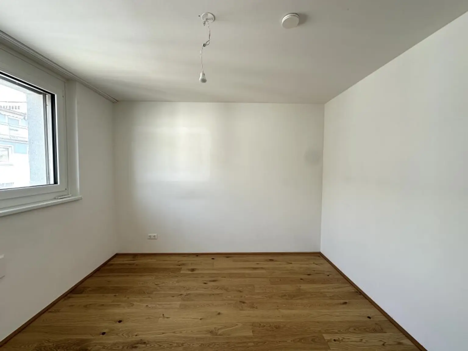 Hier werden Träume war! Exklusive 4-Zimmer Maisonette-Wohnung mit ca. 113 m2 sowie eigener Dachterrasse in ruhiger Lage