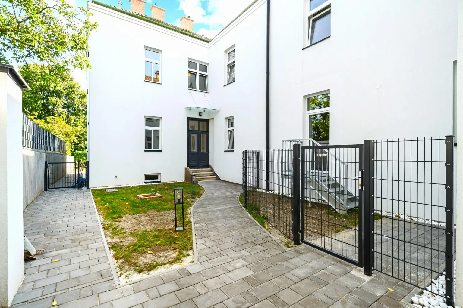 "Zum Verlieben – stilvolle Maisonette mit kleinem Garten & Terrasse!"